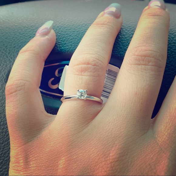 Dimond engagement ring - Picture 1 of 1